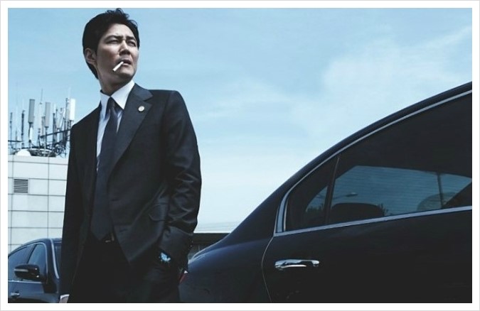 영화 신세계 이자성 이정재 검은 정장 담배 장면