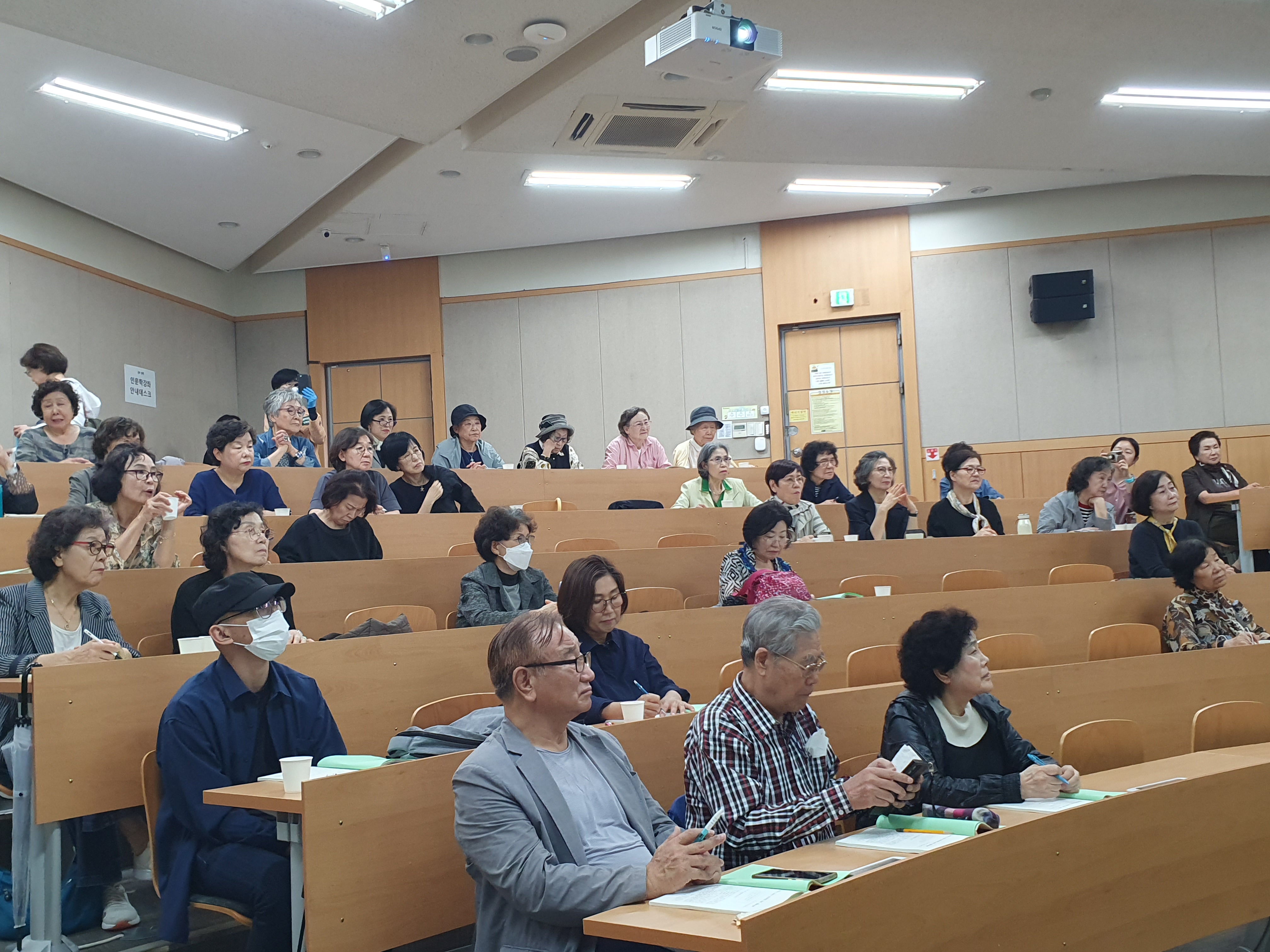 b146b93b-2b13-46c5-8845-40af8c0173a8.jpg